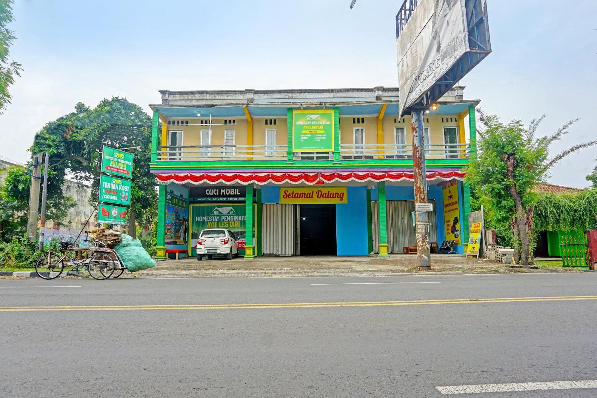 Oyo 91825 Ayu Lestari Homestay Nganjuk Kültér fotó